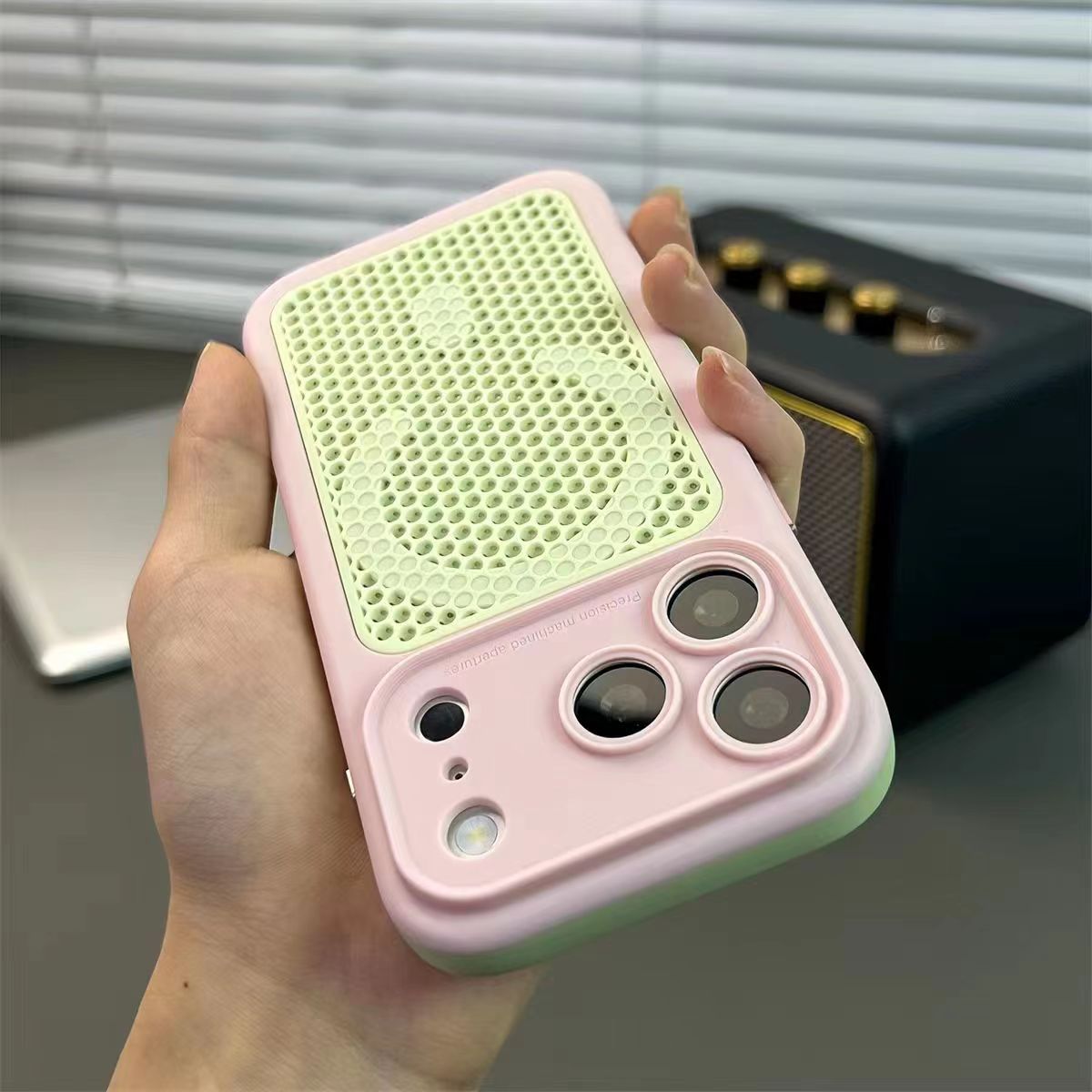 Color-blocked, skin-feeling magnetic heat dissipation mesh Apple phone case