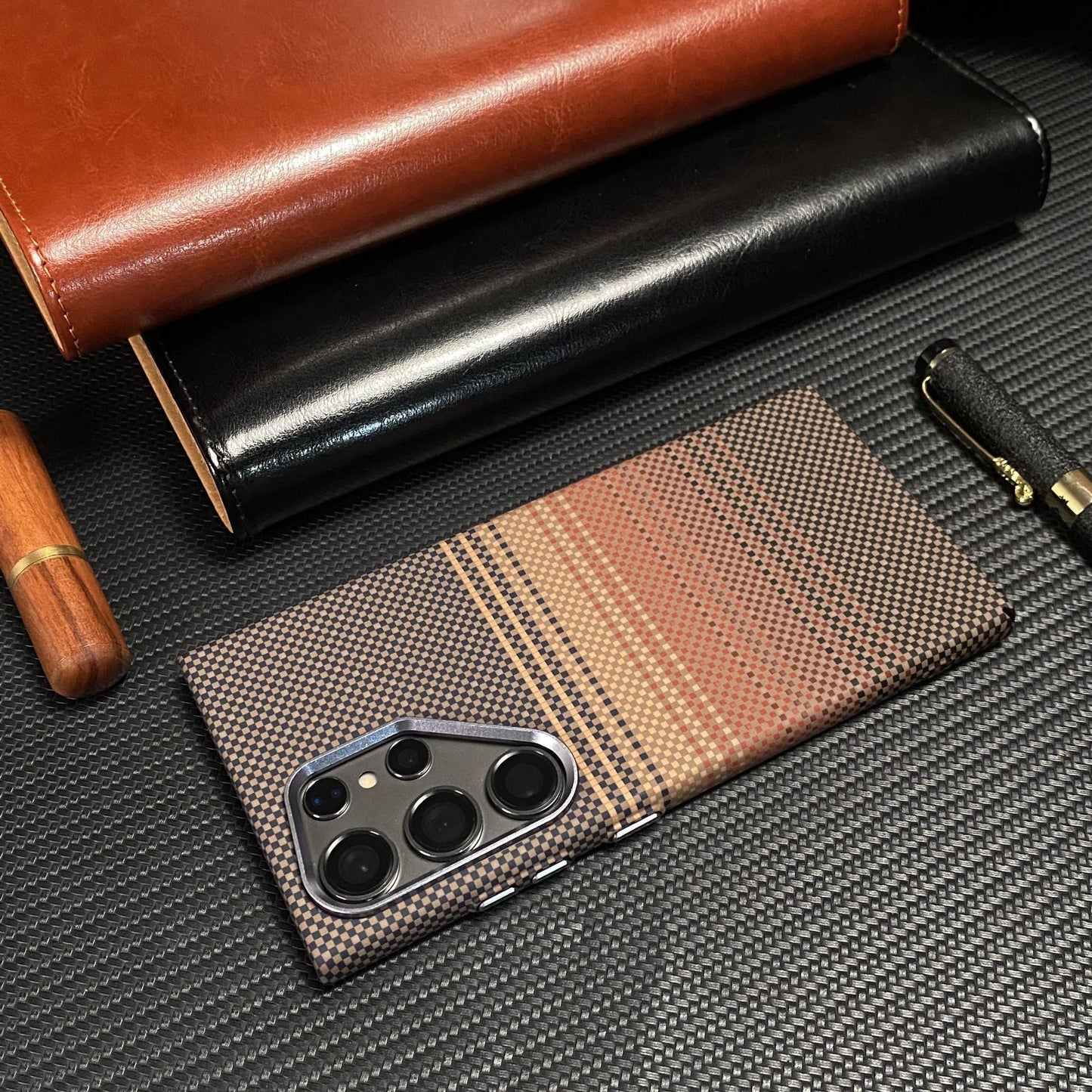 Luminous Kevlar Carbon Fiber Magnetic Samsung Phone Case