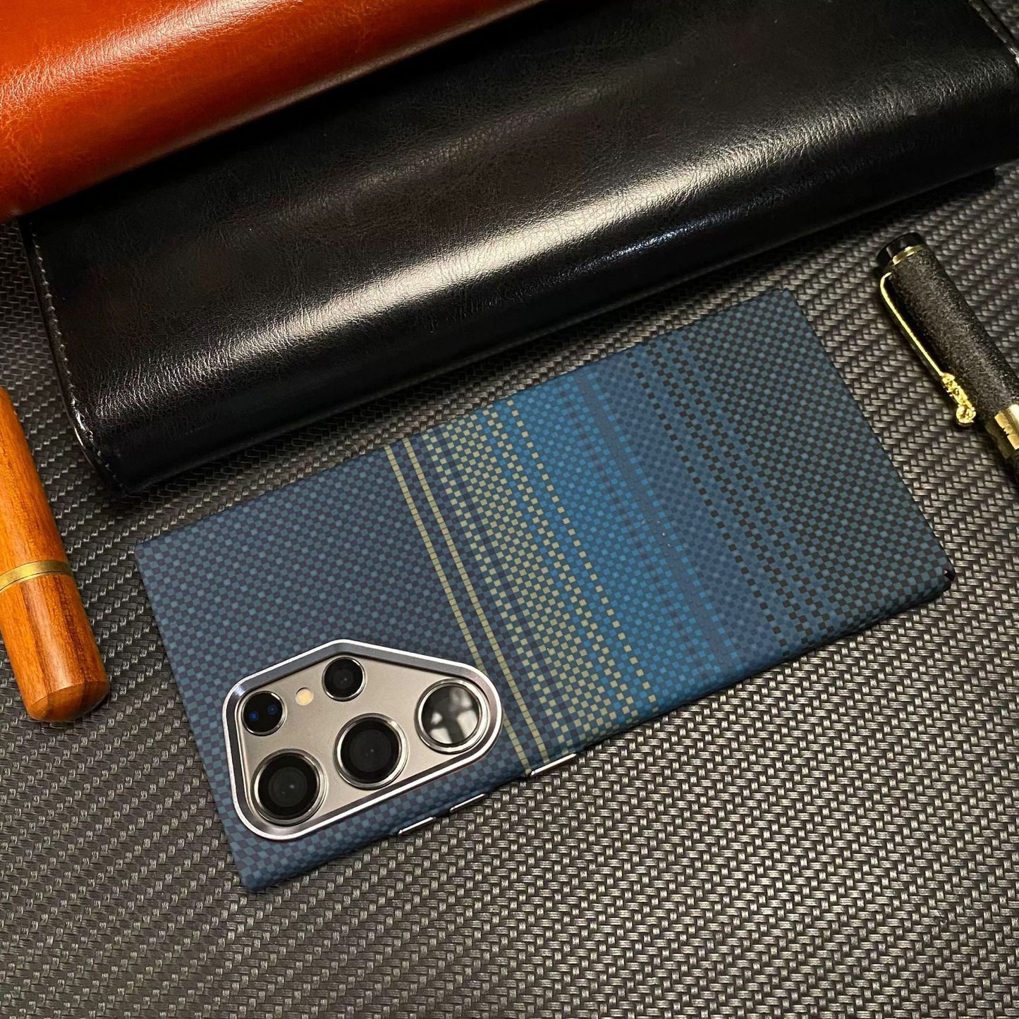 Luminous Kevlar Carbon Fiber Magnetic Samsung Phone Case