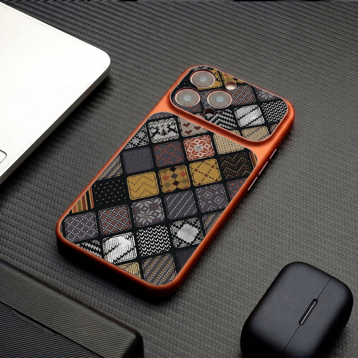 Square and diamond pattern Apple phone case