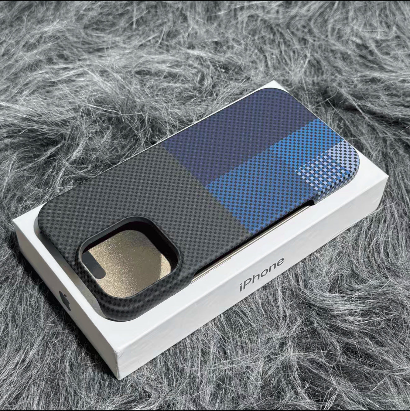 Half-pack Kevlar magnetic thin iPhone case