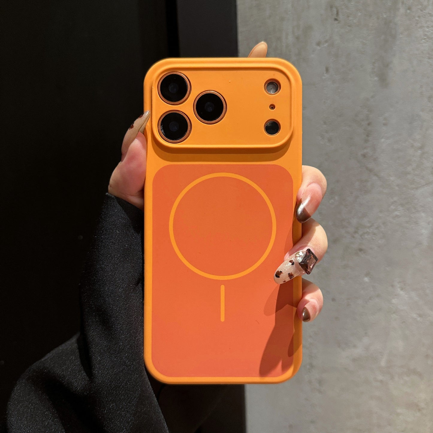 Full-coverage, fine-hole, dual-color silicone Apple phone case