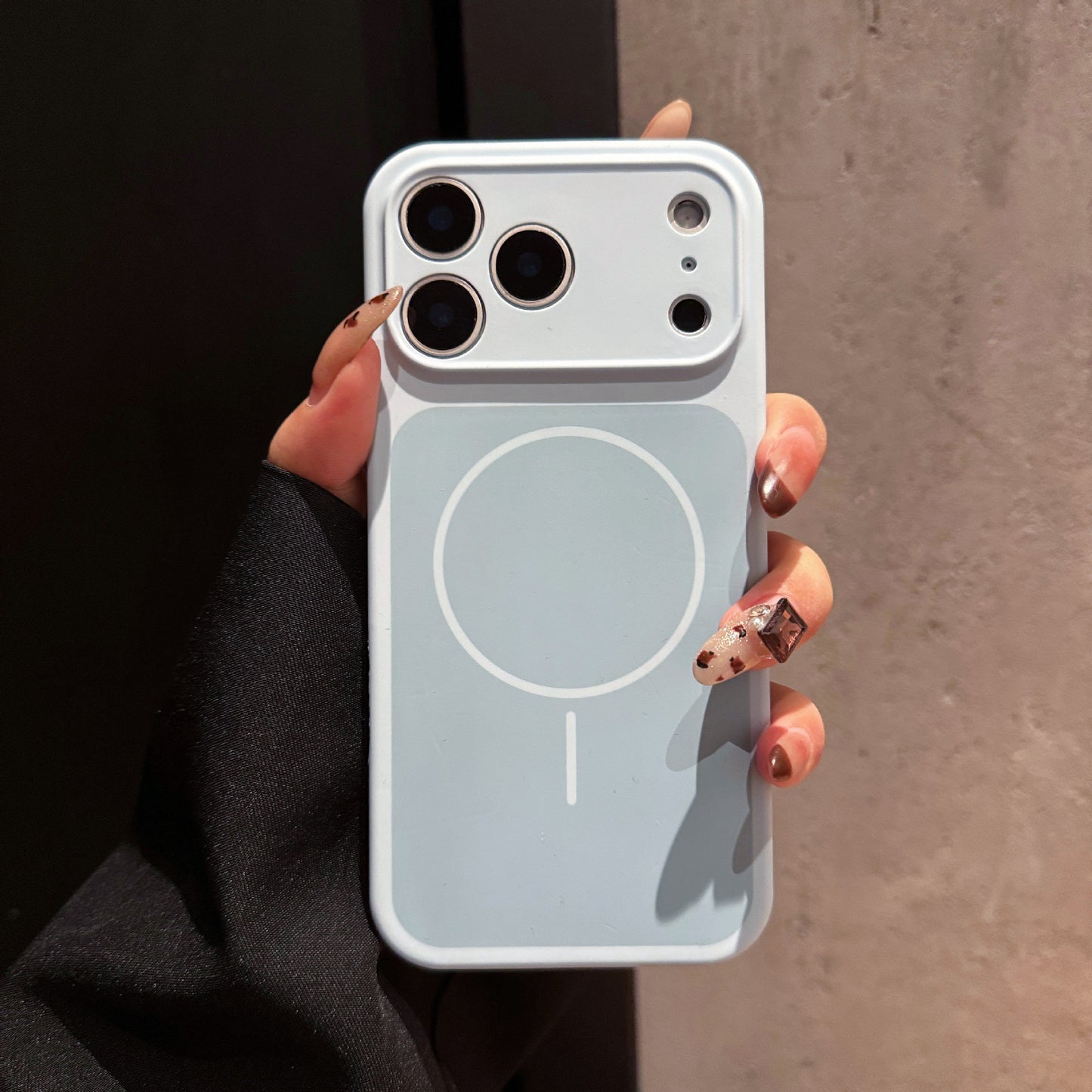 Full-coverage, fine-hole, dual-color silicone Apple phone case