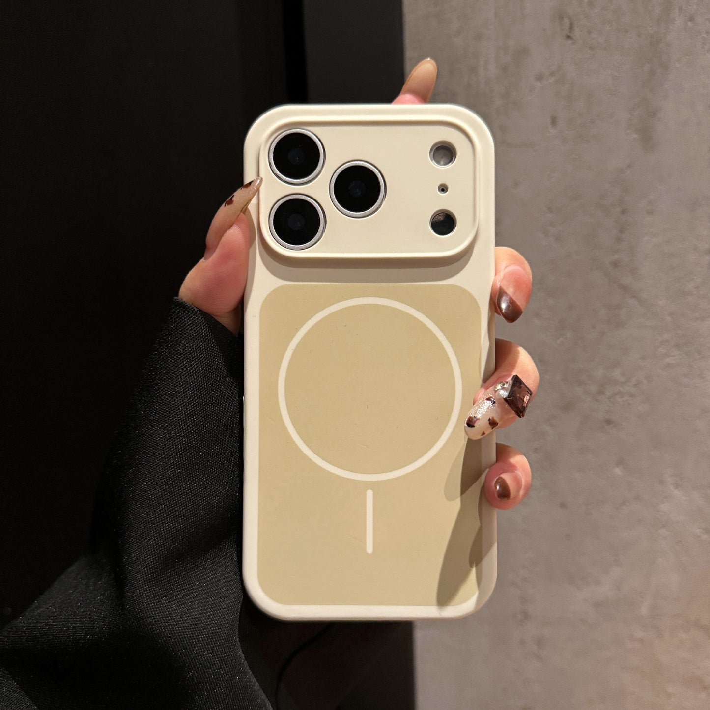 Full-coverage, fine-hole, dual-color silicone Apple phone case