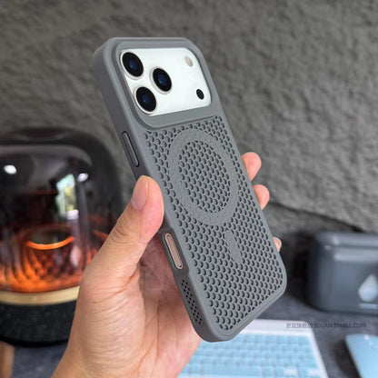 Large-hole honeycomb heat dissipation mesh magnetic Apple phone case