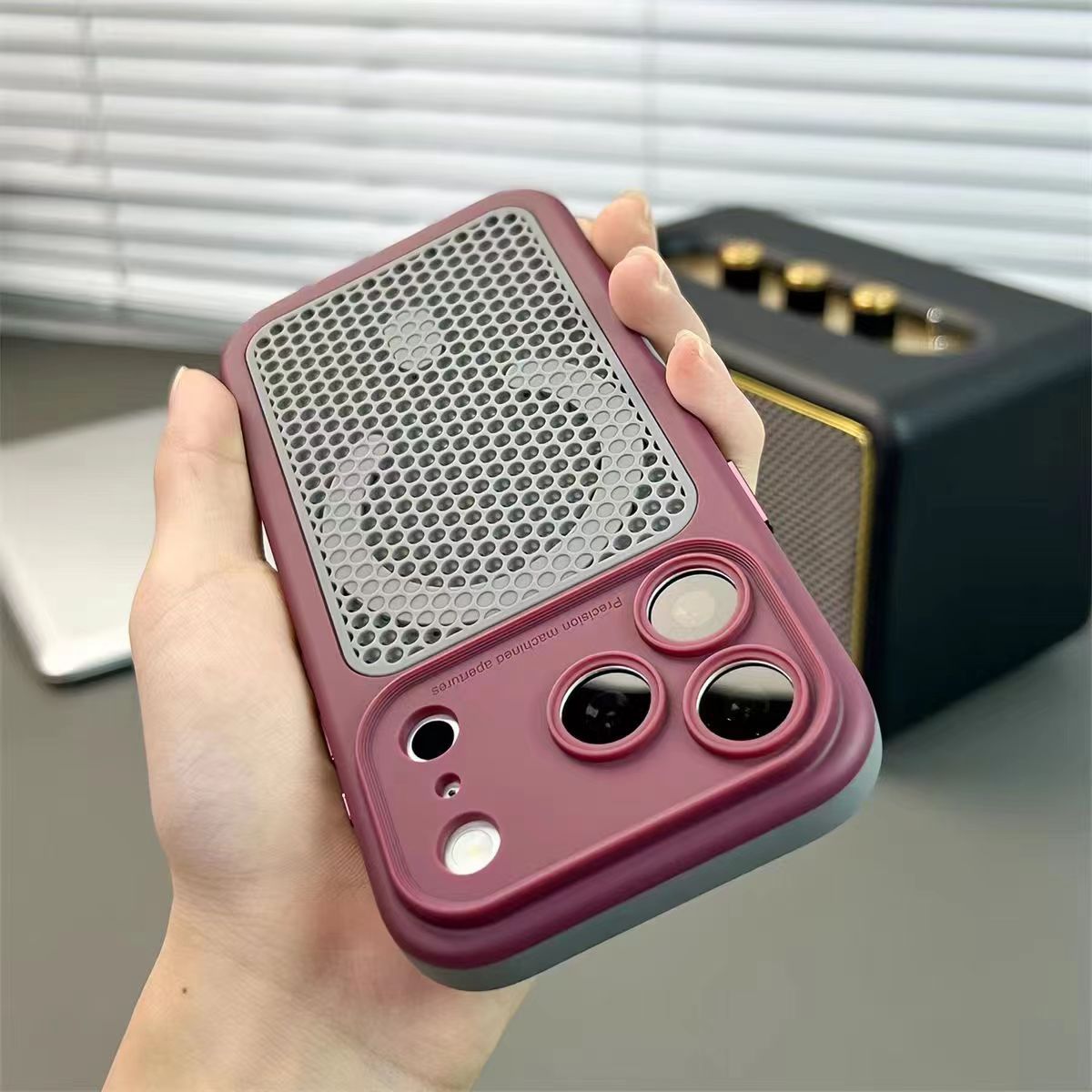 Color-blocked, skin-feeling magnetic heat dissipation mesh Apple phone case