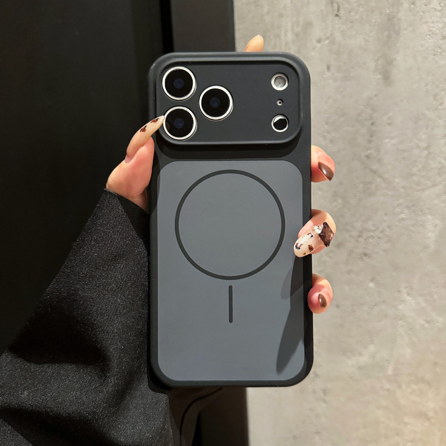 Full-coverage, fine-hole, dual-color silicone Apple phone case